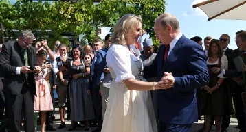 Фото: В Сети появилось видео тоста Путина на немецком языке на свадьбе главы МИД Австрии 1