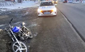 Кузбассовец без прав устроил поездку на мопеде в мороз