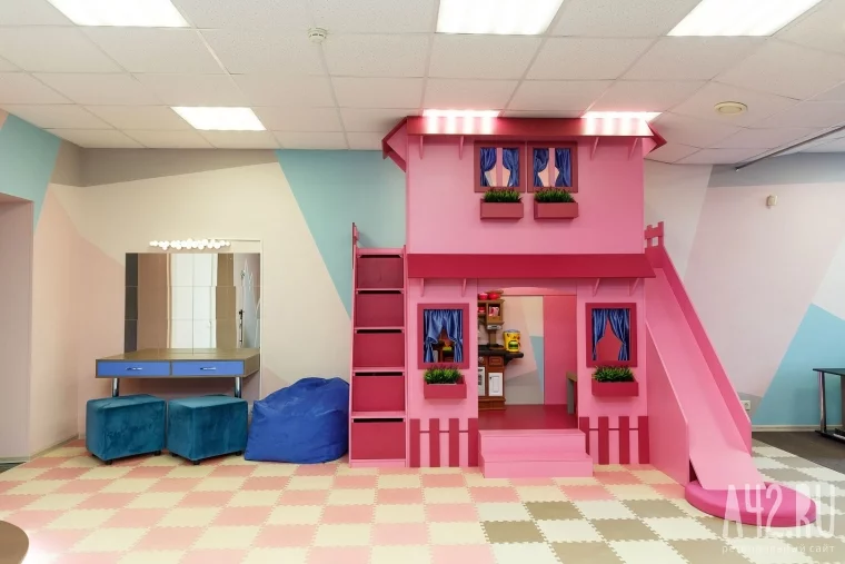 Фото: В гостях у Барби: розовый дом мечты, караоке и детское счастье  3