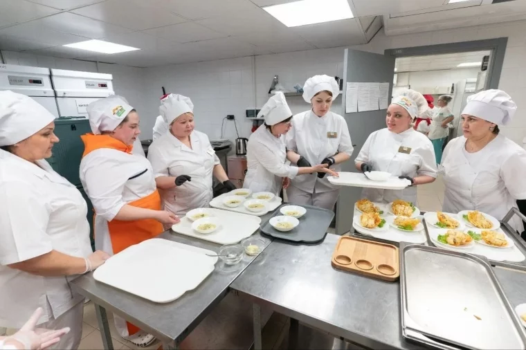Фото: В Кемерове выбрали лучшего школьного повара 4