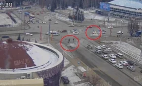 Энергетики объяснили, почему шёл пар из-под земли на проспекте Ленина в Кемерове