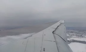 Пассажир снял на видео посадку самолёта в Кемерове