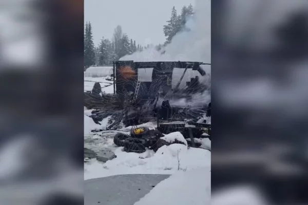 СК возбудил уголовное дело после гибели двух детей на пожаре в Таштаголе