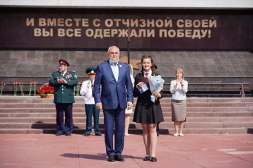 Фото: «Получили праздничную стипендию и памятные часы»: глава Кузбасса поздравил выпускников губернаторских кадетских школ 1