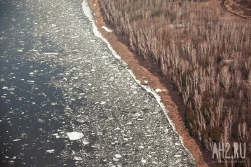 Фото: Кузнецов: ледоход начался на реке Томь в Новокузнецке 1