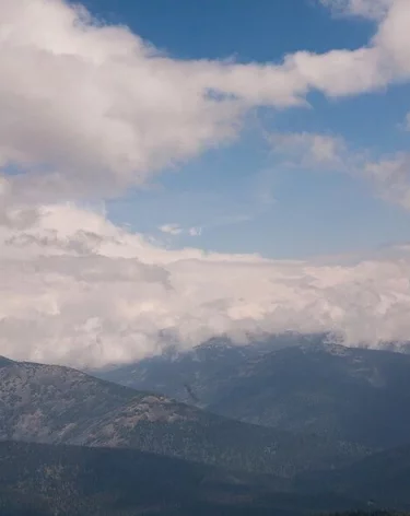 Спасатели в поисках семьи Усольцевых обследовали глубокую пещеру