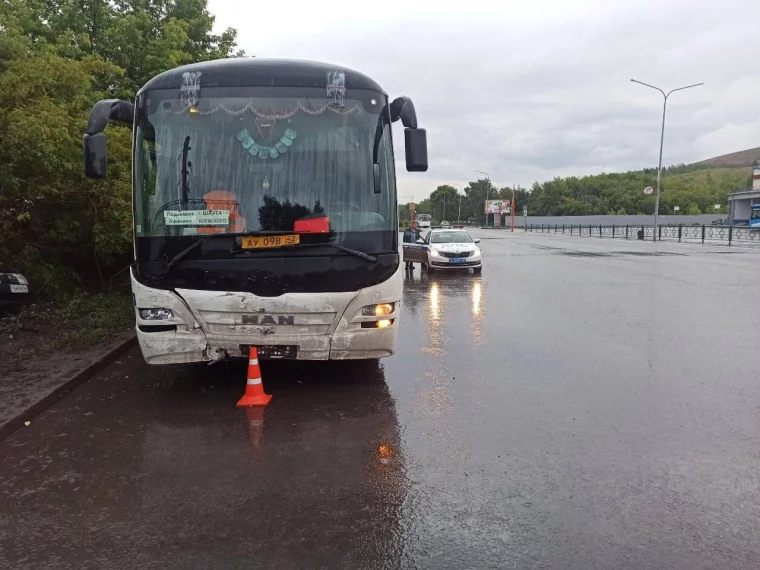 Фото: В Кузбассе пьяного водителя ВАЗа, въехавшего в автобус, оправили в колонию 2