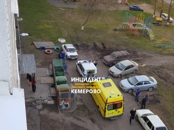 Фото: В Кемерове 70-летний мужчина выпал из окна 1