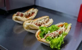 Все виды фастфуда в одном месте: кафе «Мега Food» приглашает кемеровчан на сытный обед