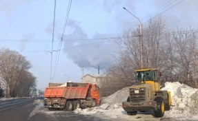 В Кемерове на борьбу со снегом и гололёдом на дорогах направили 114 единиц техники