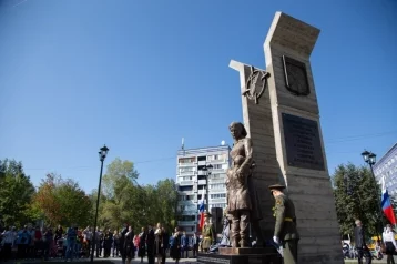 Фото: Губернатор Санкт-Петербурга поблагодарил Кузбасс за инициативу создания памятника в честь блокадников 1