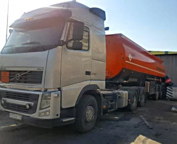 Фото: У кузбассовца арестовали грузовик за долг в 9,5 млн рублей 1