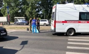 В Кемерове у трамвайной остановки умер мужчина