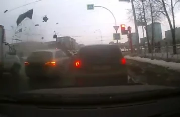 Фото: Опубликовано видео момента смертельного ДТП на перекрёстке в Кемерове 1