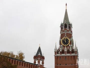 Фото: Шквалистый ветер повредил зубцы Московского Кремля 1