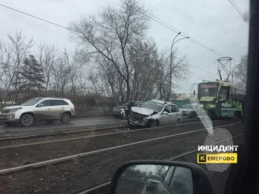 Фото: В Кемерове случилась серьёзная авария 3