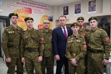 Фото: Губернатор Кузбасса проверил две школы: капремонт в Белове и обновление в Инском 6