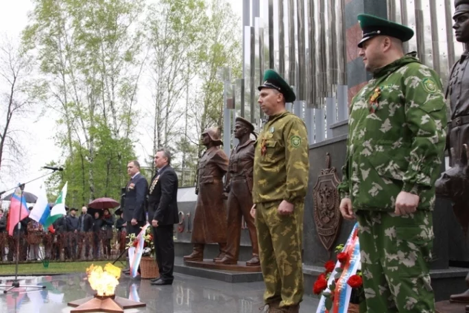 Фото: В Новокузнецке появился Мемориал Славы защитникам рубежей 2