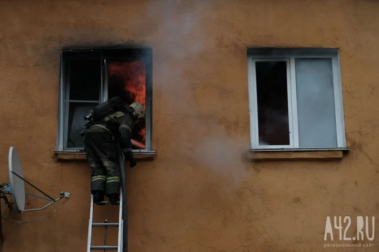 Фото: Серьёзный пожар в Прокопьевске 28