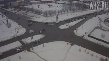 Фото: Появилось видео момента ДТП на кемеровском перекрёстке 1