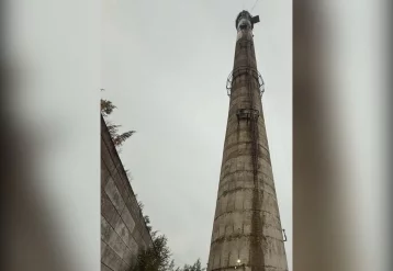 Фото: Женщина насмерть разбилась с высоты 90 метров в Санкт-Петербурге 1