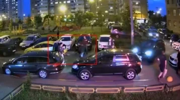 Фото: В Подмосковье таксист открыл стрельбу во время уличного конфликта 1