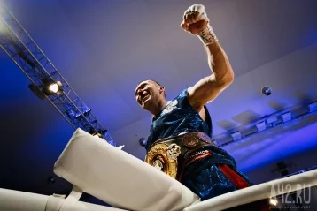 Фото: Чемпионский шаг: первый бой Миши Алояна на профессиональном ринге 10