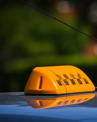 В Госдуме объяснили, почему нельзя ограничить цены на такси в Новый год