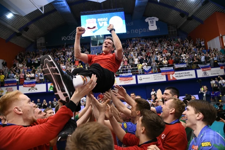 Фото: ВК «Кузбасс» стал чемпионом России по волейболу 6