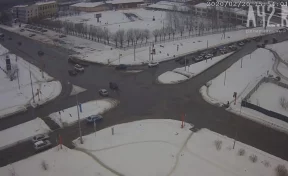 Появилось видео момента ДТП на кемеровском перекрёстке