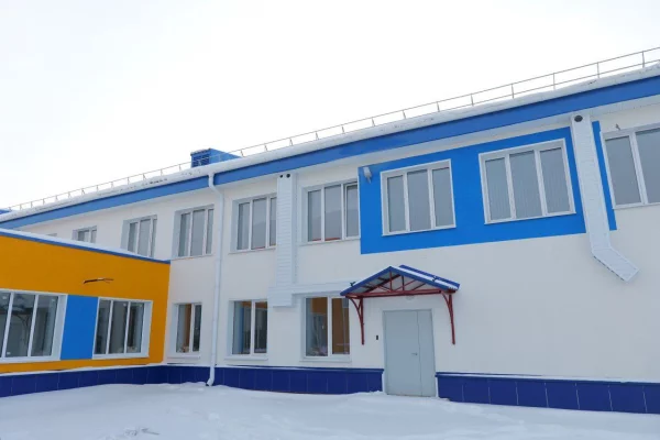 В Кемерове комиссия проверила капремонт школы № 54 в Плешках