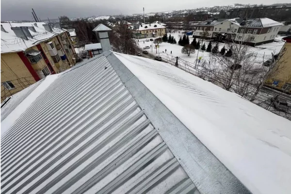 В Кузбассе прокуратура заставила коммунальщиков отремонтировать многоквартирный дом 