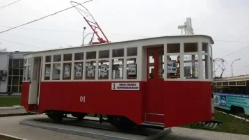 Фото: В первом историческом трамвае Кемерова открылась фотовыставка 1