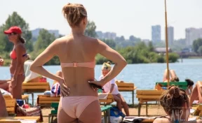 Две женщины избили девушку в откровенном купальнике на пляже в Ярославле