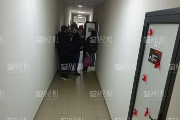 В Кемерове крупная компания решила разом уволить около 200 человек: работники бьют тревогу