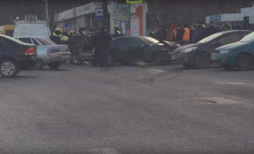 Фото: В центре Кемерова серьёзно столкнулись иномарки 1