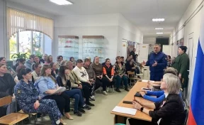 Власти встретились с жителями кузбасской деревни, которые просили не закрывать школу