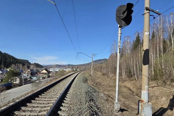 В Кузбассе электричка сбила 61-летнюю женщину, которая шла вдоль путей