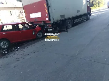 Фото: Соцсети: тройное ДТП произошло в Кемерове 1