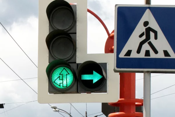 В Кемерове на 3 часа отключат светофоры на перекрёстке Московского проспекта