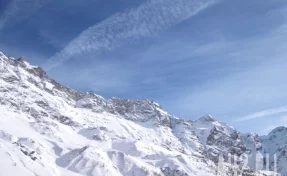 В Альпах три человека сорвались со спасательного вертолёта в пропасть