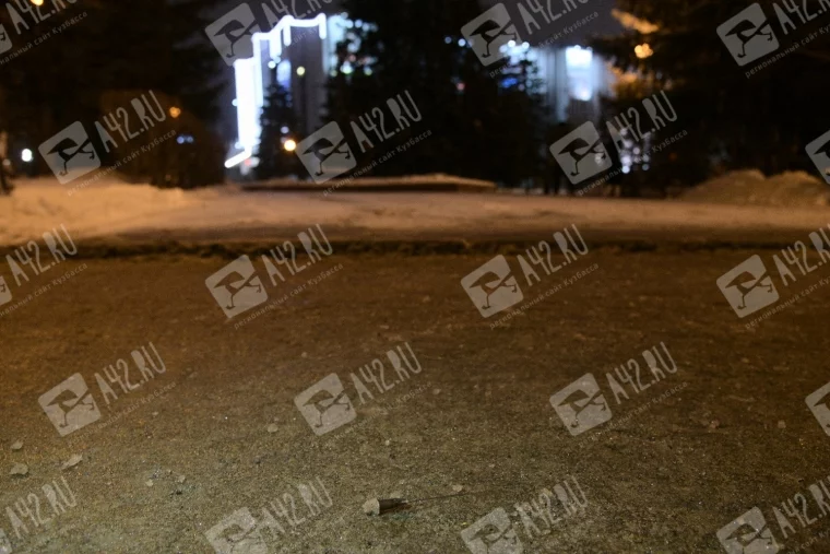 Фото: Неизвестные разбросали в центре Кемерова десятки игл от шприцев 8