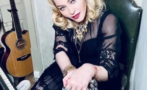 «Разрыдалась и не могла остановиться»: Мадонна упала во время концерта в Париже