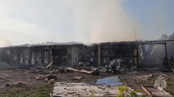 Фото: В Кемерове загорелся и обрушился склад пиротехники 1