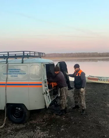 В Кузбассе мужчина и женщина сели на мель во время сплава на лодке по Томи