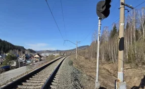 В Кузбассе электричка сбила 61-летнюю женщину, которая шла вдоль путей