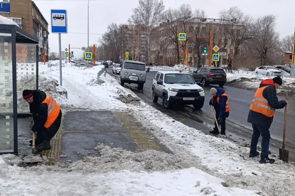 За сутки в Кемерове очистили от наката более 50 сложных участков