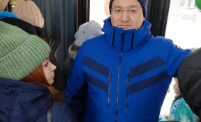 Замгубернатора Кузбасса прокатился на холодном автобусе в Новокузнецке