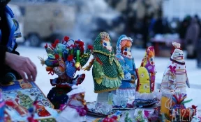 Илья Середюк и Дмитрий Анисимов сходили на ярмарку на площади Советов в Кемерове