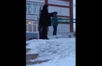 Фото: В Сети обсуждают видео, в котором директор кузбасской школы назвала ученика «дебилом» 1